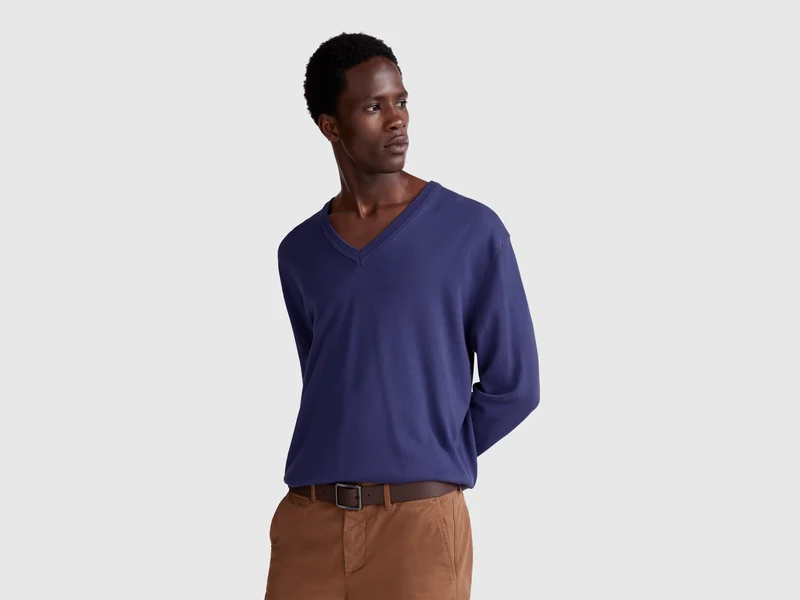 Maglia in puro cotone con scollo a V