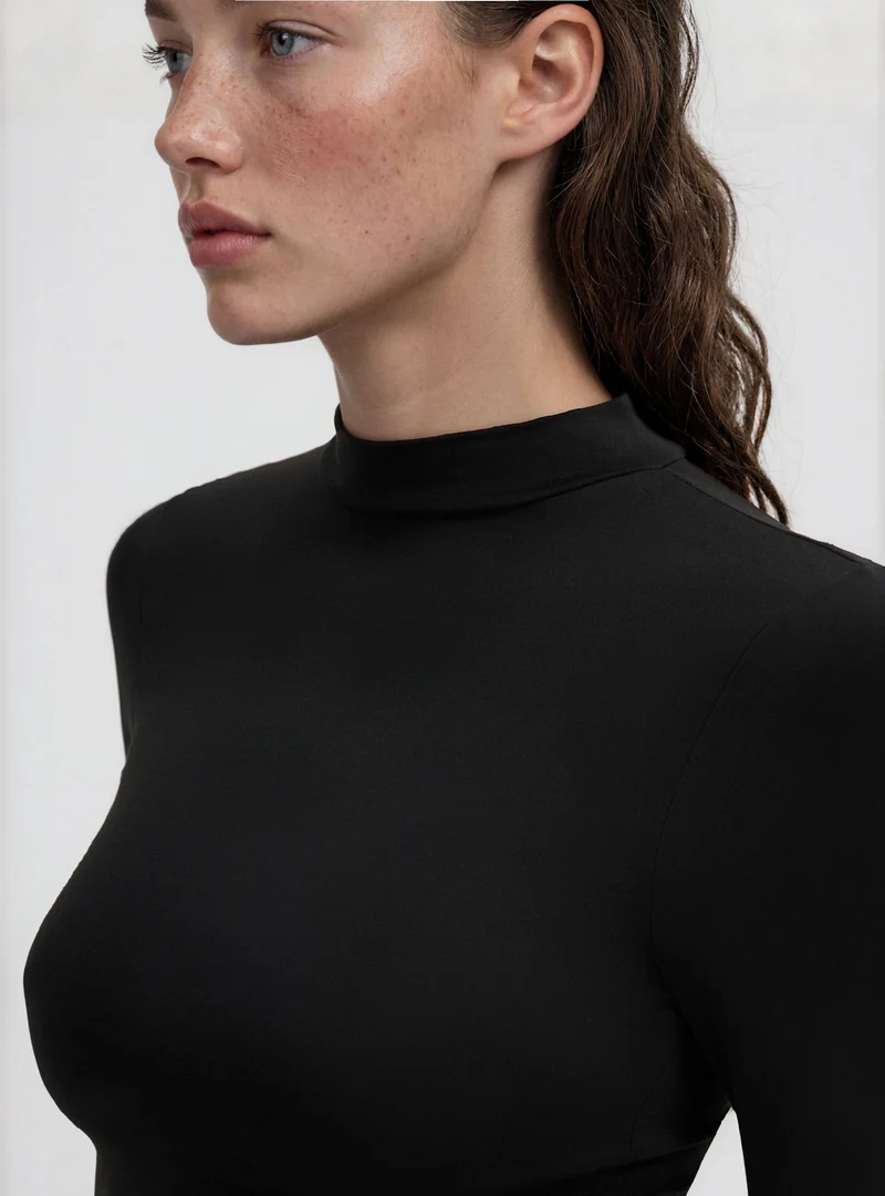 T-shirt crop a lupetto tinta unita