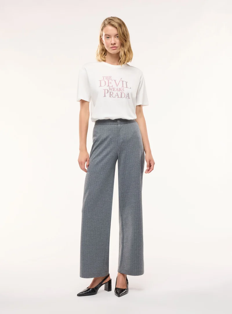 T-shirt ampia con stampa lettering