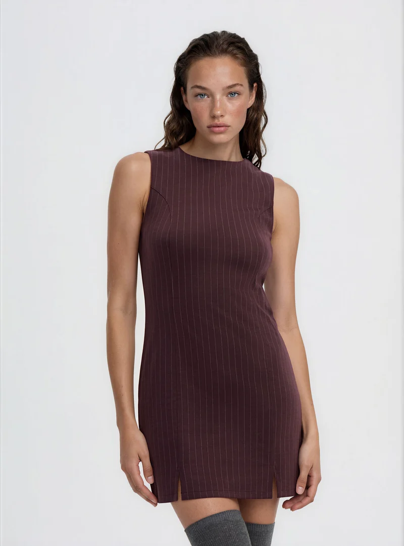 Vestito tubino gessato con spacchi