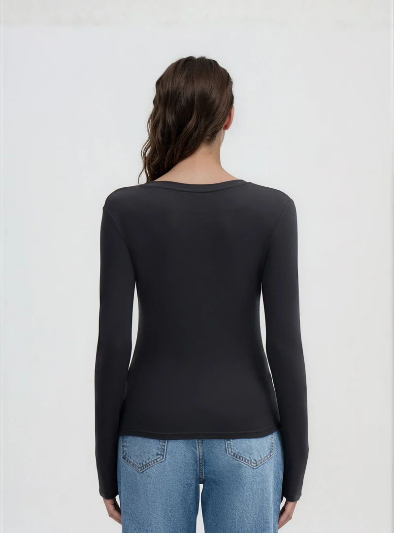 T-shirt manica lunga a tinta unita
