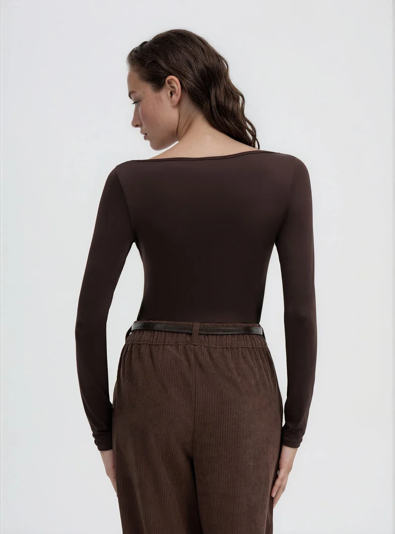 T-shirt a maniche lunghe con bordo in pizzo