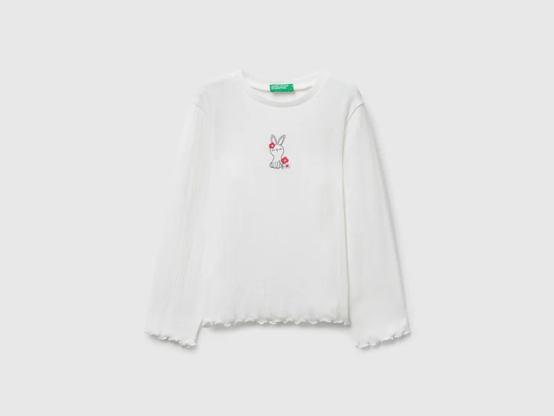T-shirt con ricamo