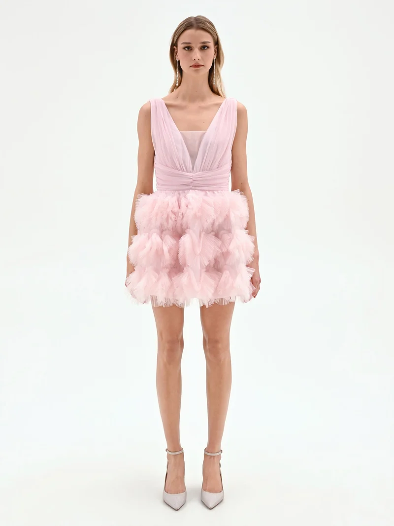 Abito corto rosa pastello con gonna in tulle