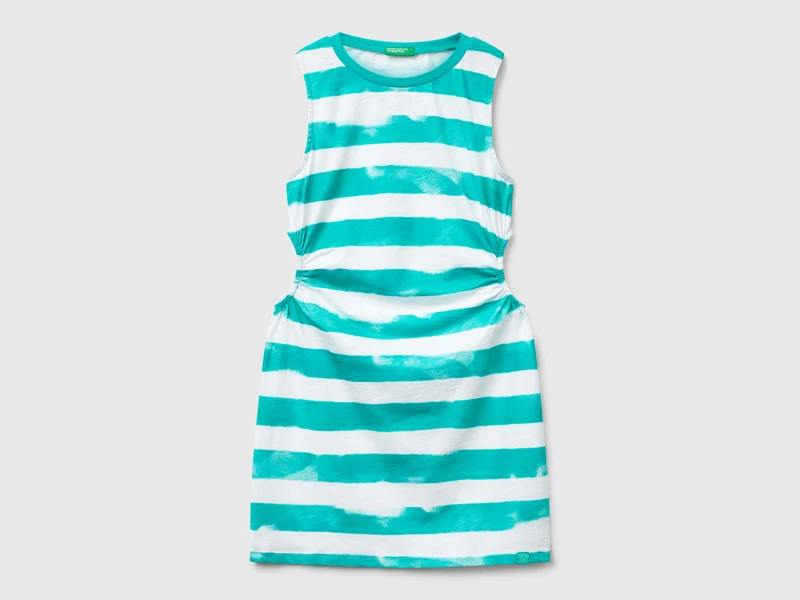 Vestito a righe con oblò