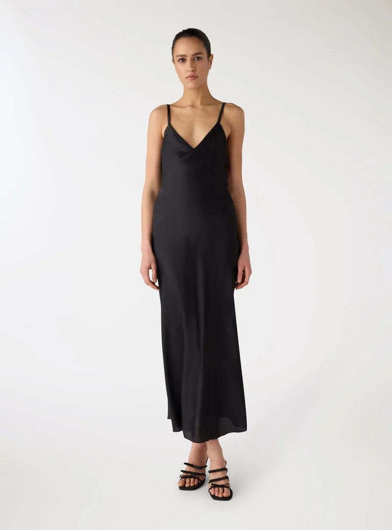 Vestito lungo con schiena nuda satin