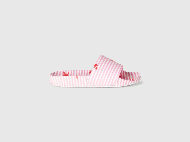 Ciabatte a righe rosa con granchi