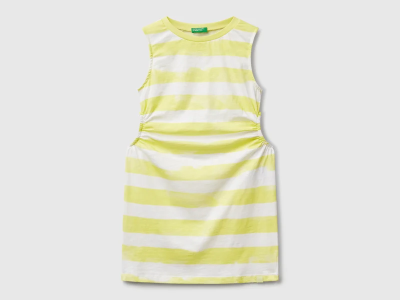 Vestito a righe con oblò