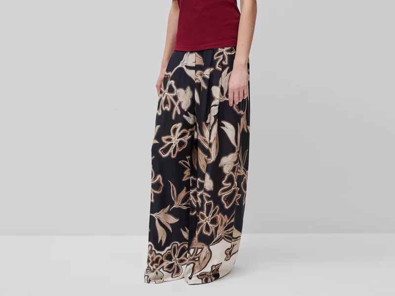 Pantaloni ampi con stampa floreale