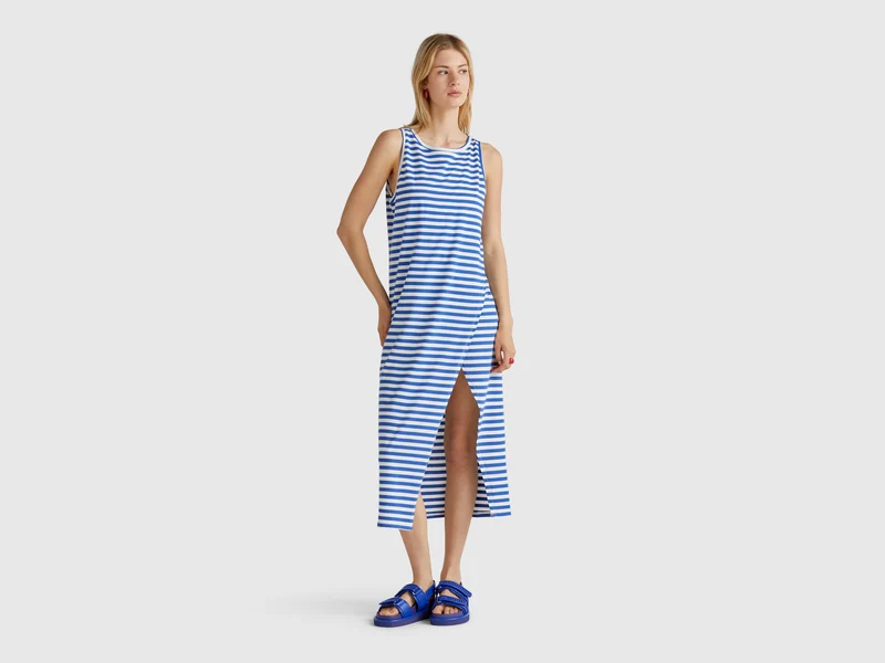 Vestito a righe con spacco