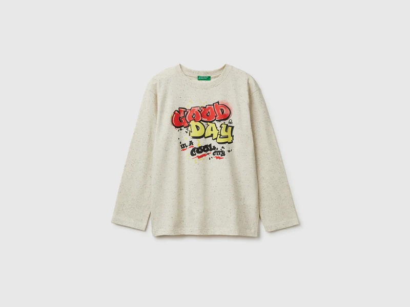 T-shirt con stampa graffiti