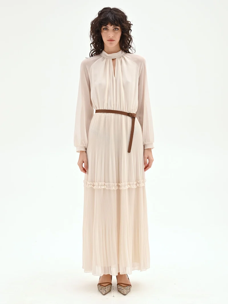 Abito lungo bianco in georgette plissé