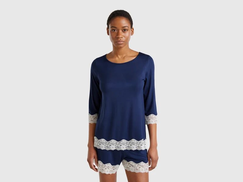 Maglia fluida con dettagli in pizzo