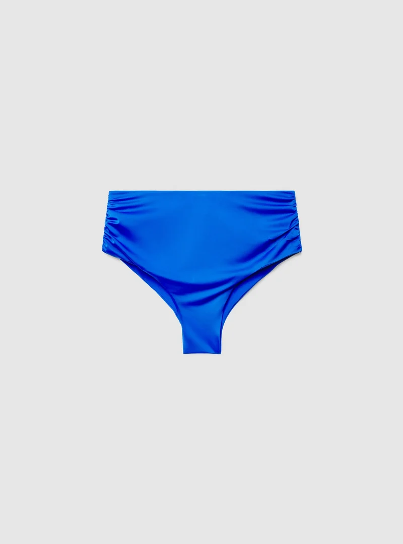 Slip bikini a vita alta contenitivo