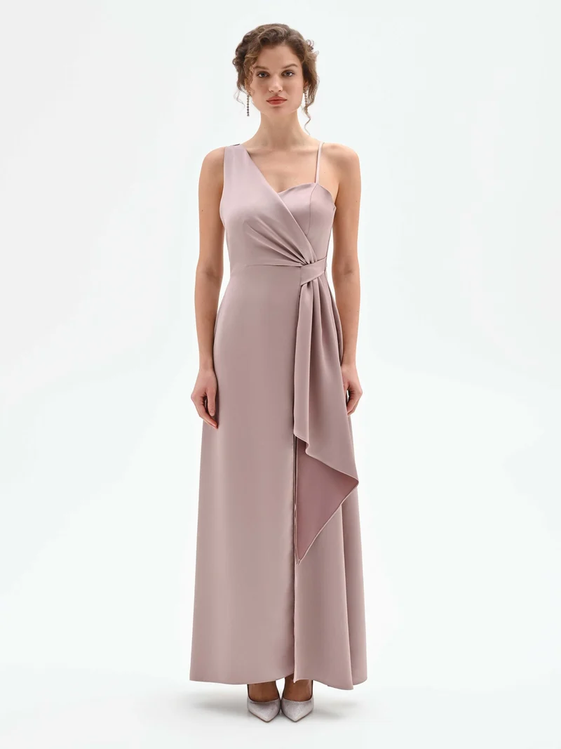 Abito lungo atelier rosa blush con drappeggio