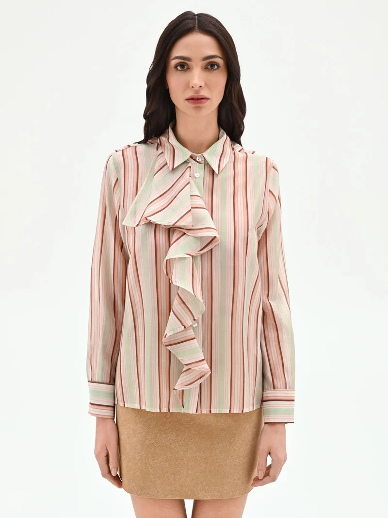 Camicia rosa a righe con rouche