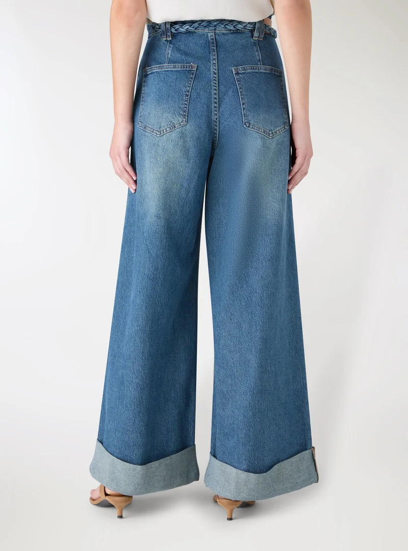 Jeans a gamba ampia con cintura in vita
