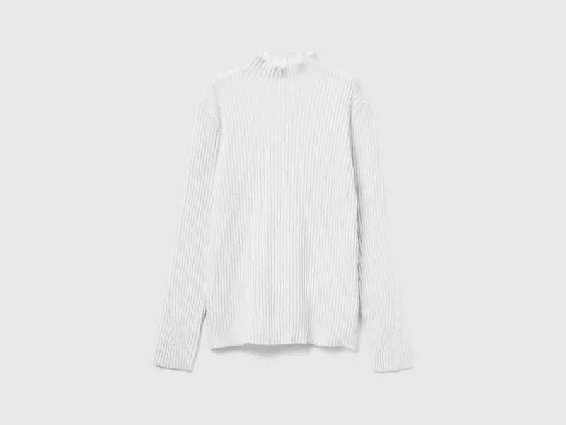 Maglia con collo alto a costine