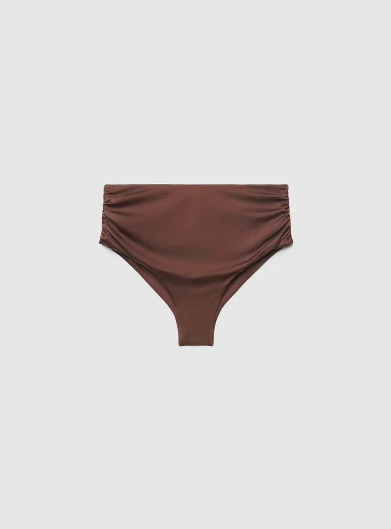 Slip bikini a vita alta contenitivo