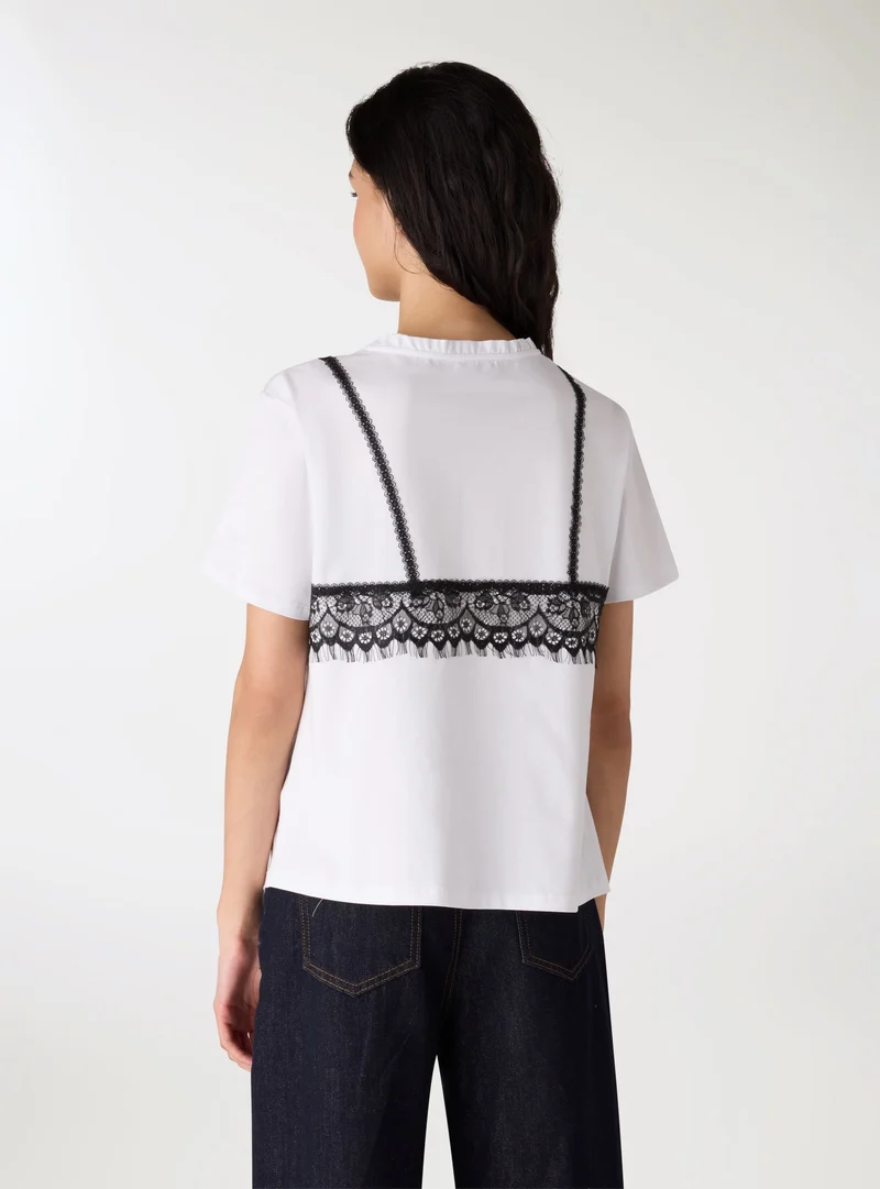 T-shirt con applicazione in pizzo