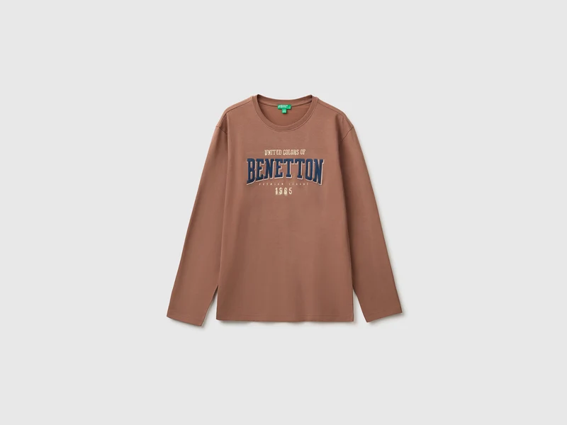 T-shirt con stampa e ricamo