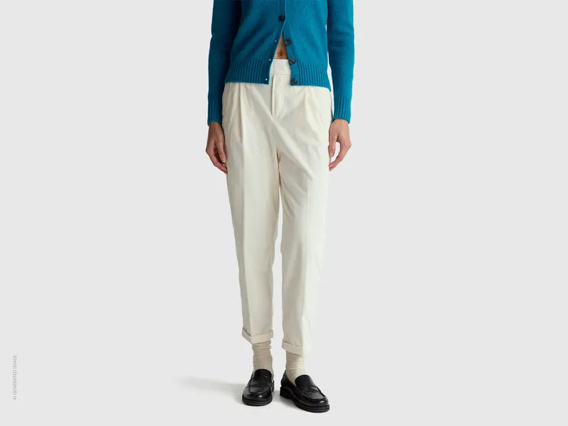 Chino in velluto con vita elasticizzata