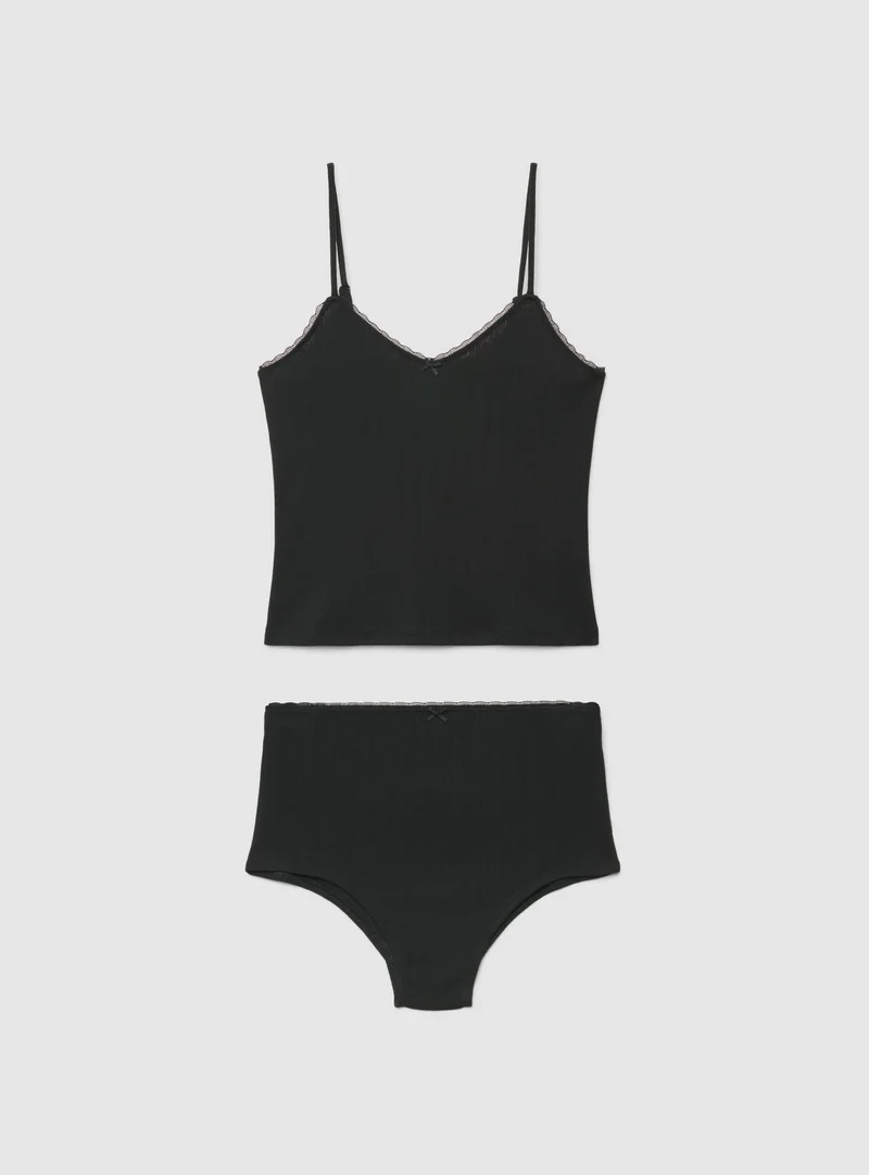 Set top a spalline e culotte