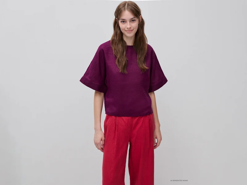 Blusa girocollo in puro lino