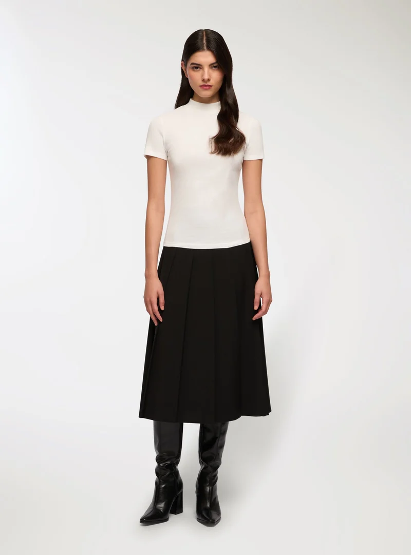 T-shirt lupetto a costine