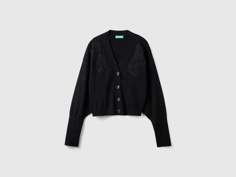 Cardigan fluido con pizzo