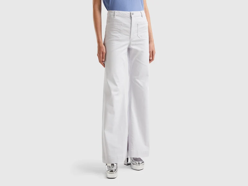 Pantaloni a zampa