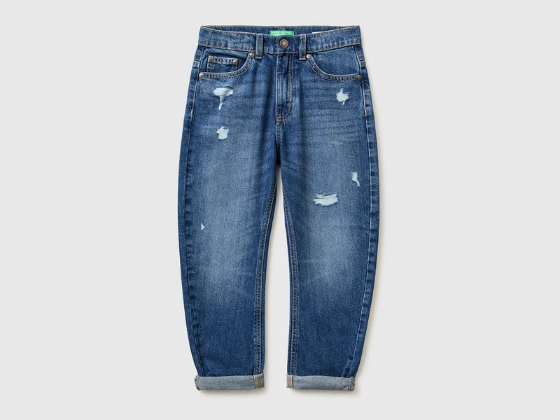 Jeans carrot fit con rotture