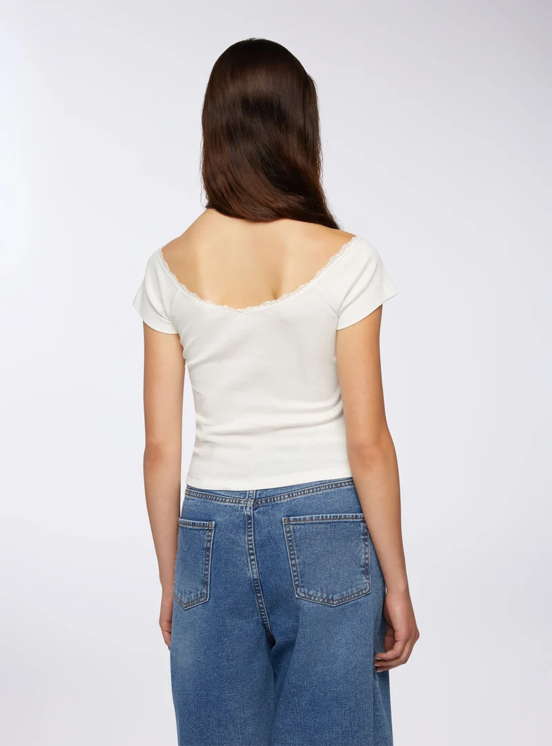 T-shirt con scollo a V e dettaglio in pizzo