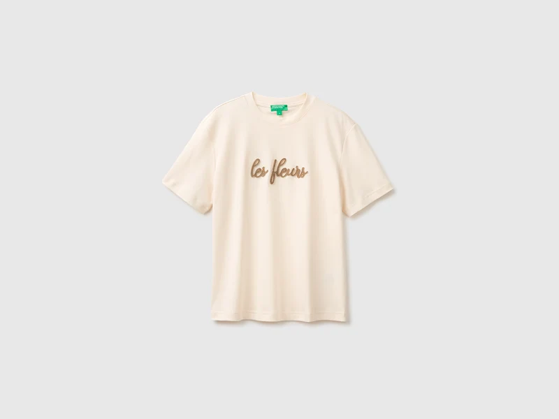 T-shirt over con ricamo