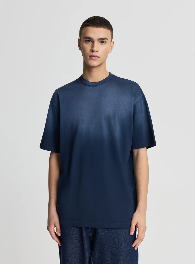 T-shirt boxy con effetto spray