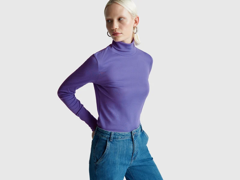 T-shirt a manica lunga con collo alto