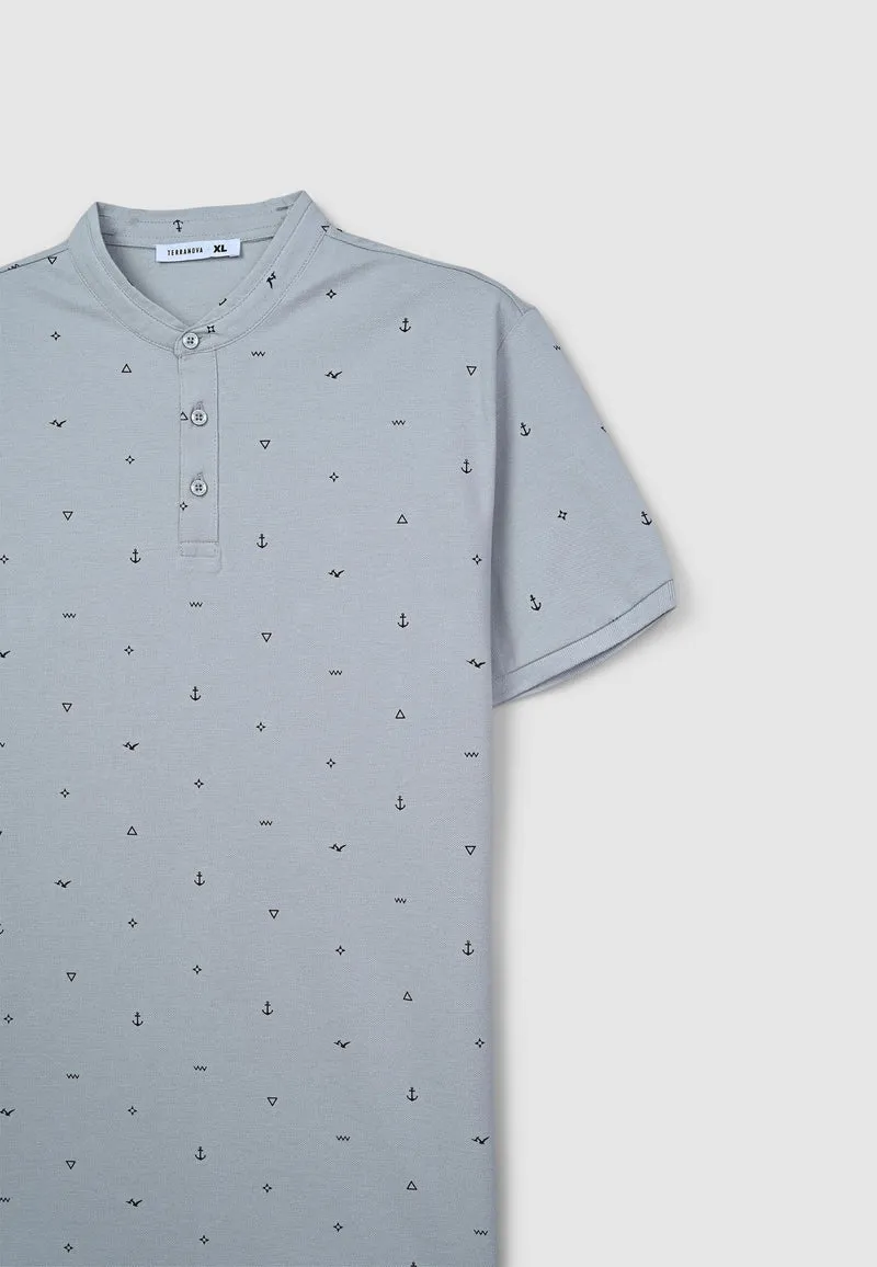 T-shirt serafino con colletto coreana in microfantasia