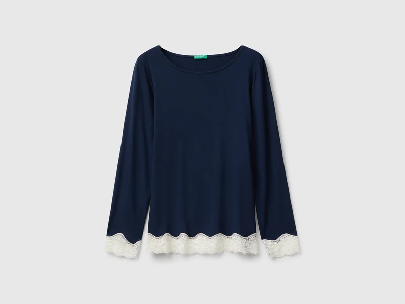 Maglia fluida con pizzo