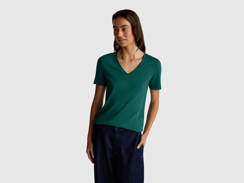 T-shirt in puro cotone con scollo a V