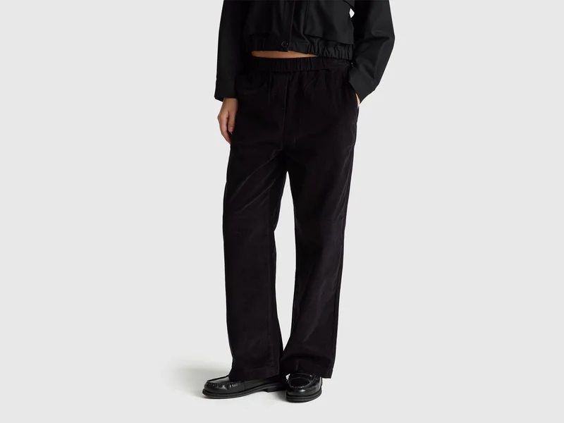 Pantaloni ampi in velluto