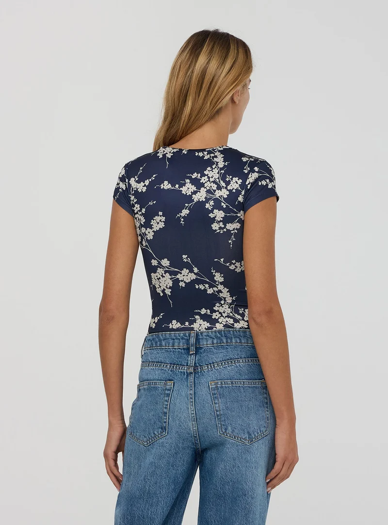 T-shirt elasticizzata a fiori