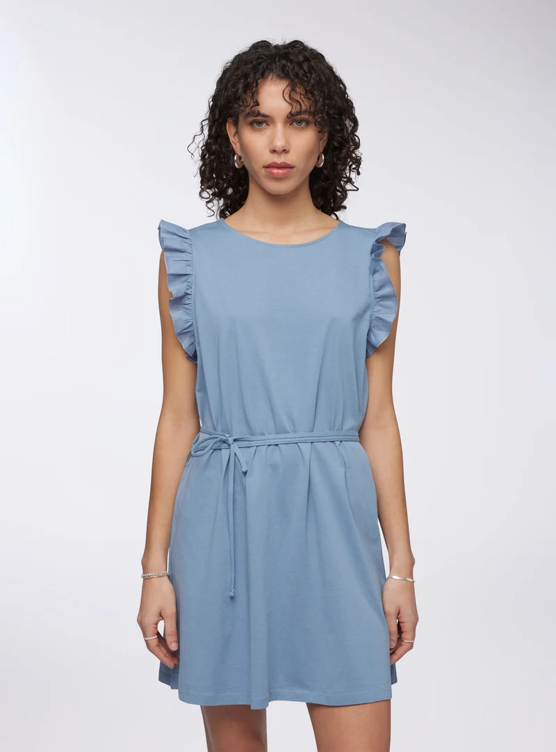 Vestito con cinturina e balze