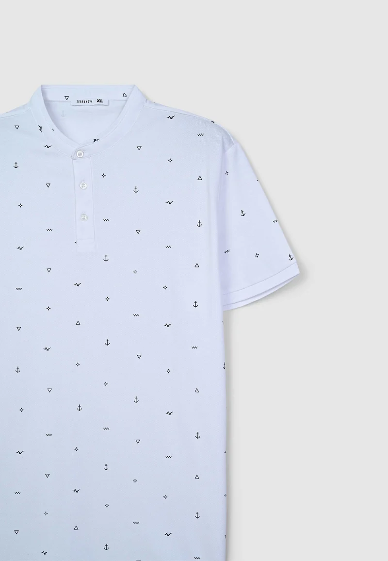 T-shirt serafino con colletto coreana in microfantasia