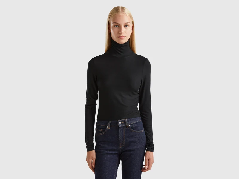 T-shirt con collo alto