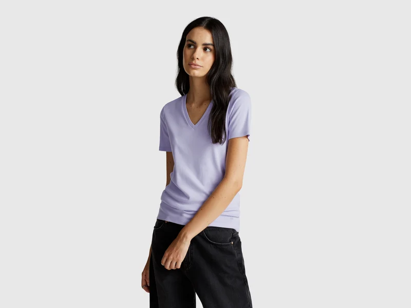 T-shirt in puro cotone con scollo a V