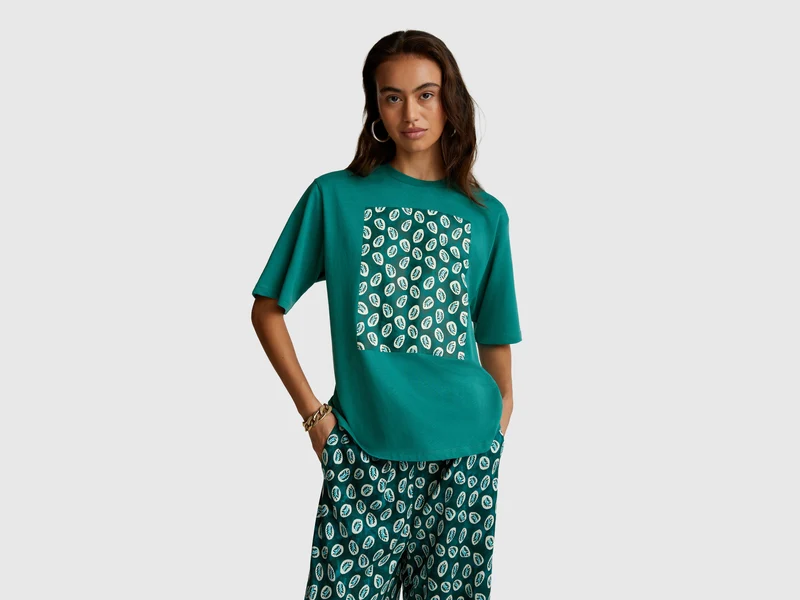 T-shirt con stampa bandana