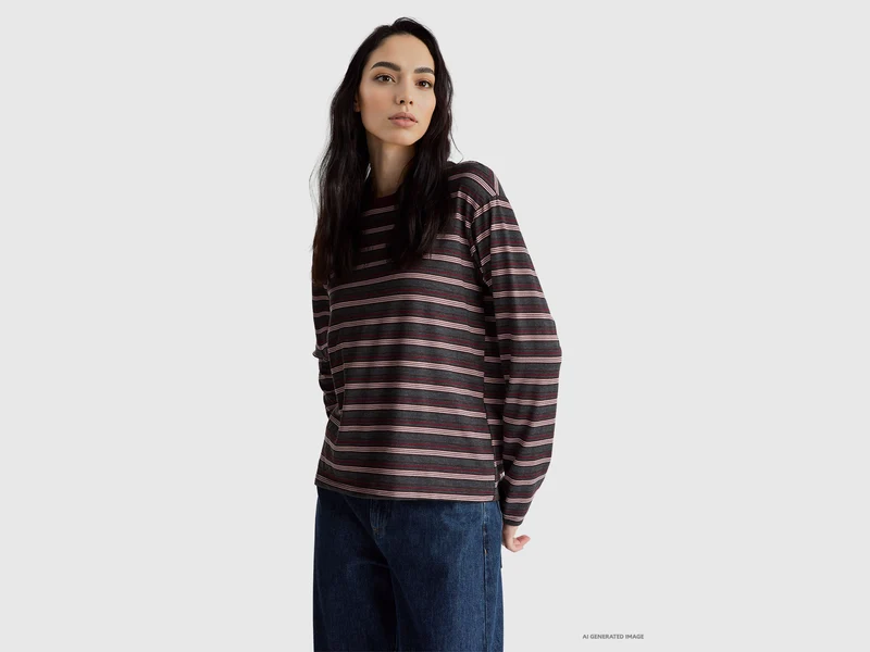 T-shirt a righe con collo lurex