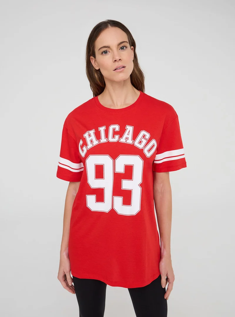 T-shirt maxi con stampa college e bande