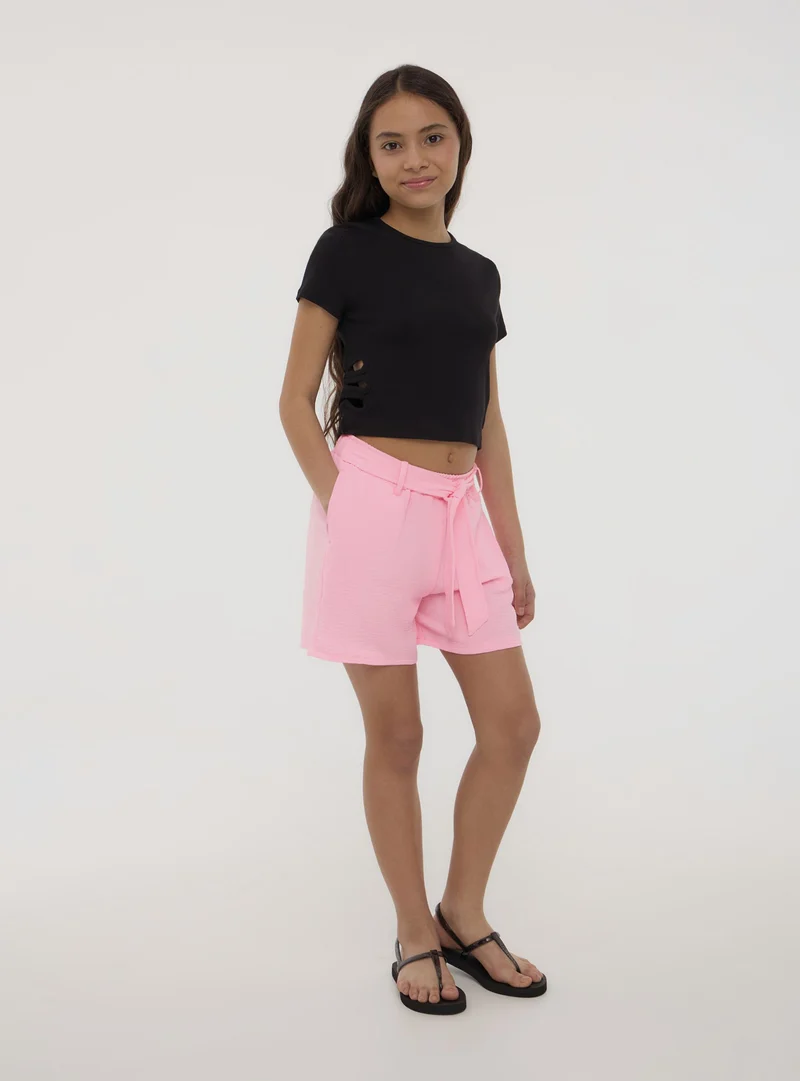 T-shirt crop con dettagli cut-out