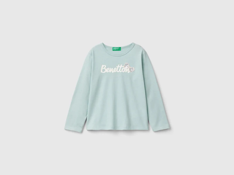 T-shirt con stampa e paillettes